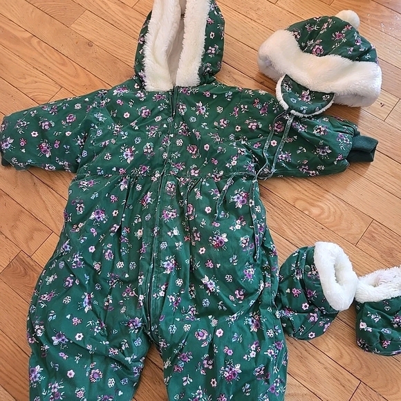 Vintage Green and White Floral Winter Snowsuit with Plush Trim - Picture 1 of 6